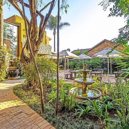 Sunward Park Guest House & Conference Center Boksburg Buitenkant foto