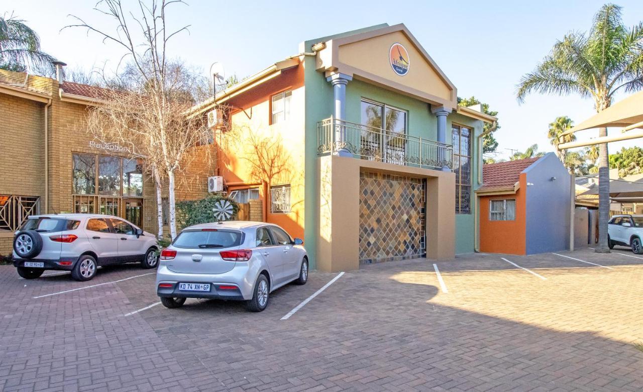 Sunward Park Guest House & Conference Center Boksburg Buitenkant foto
