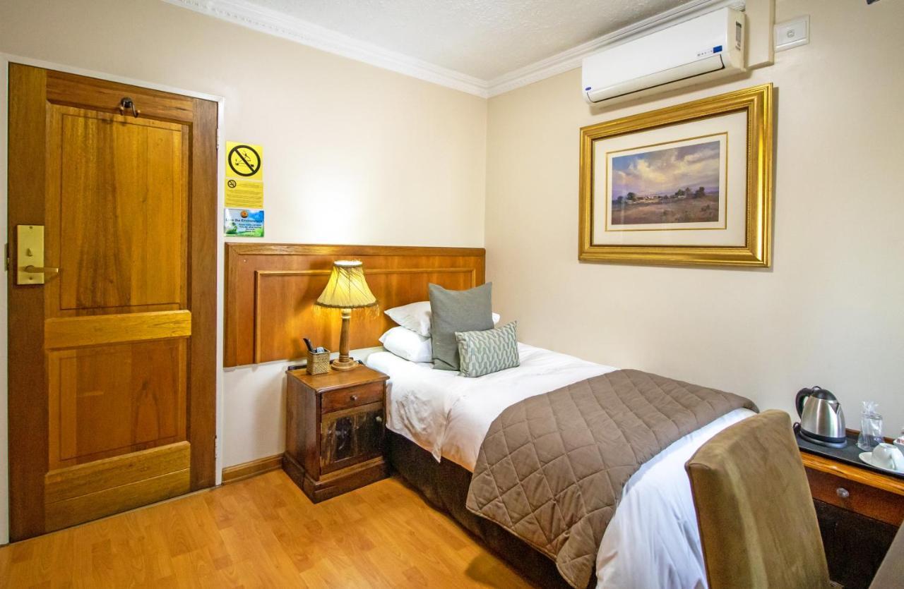 Sunward Park Guest House & Conference Center Boksburg Kamer foto