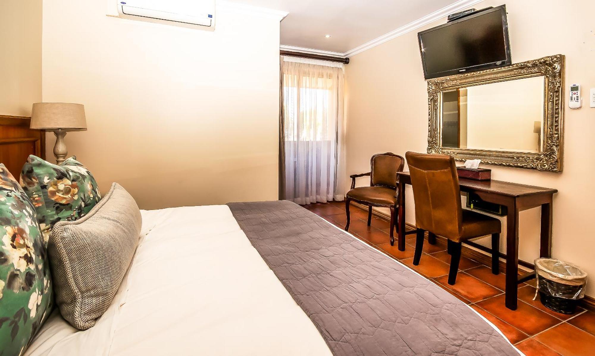 Sunward Park Guest House & Conference Center Boksburg Buitenkant foto