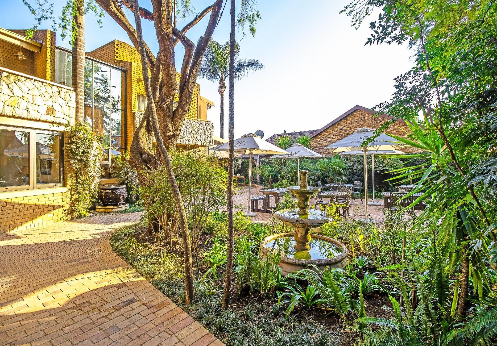 Sunward Park Guest House & Conference Center Boksburg Buitenkant foto