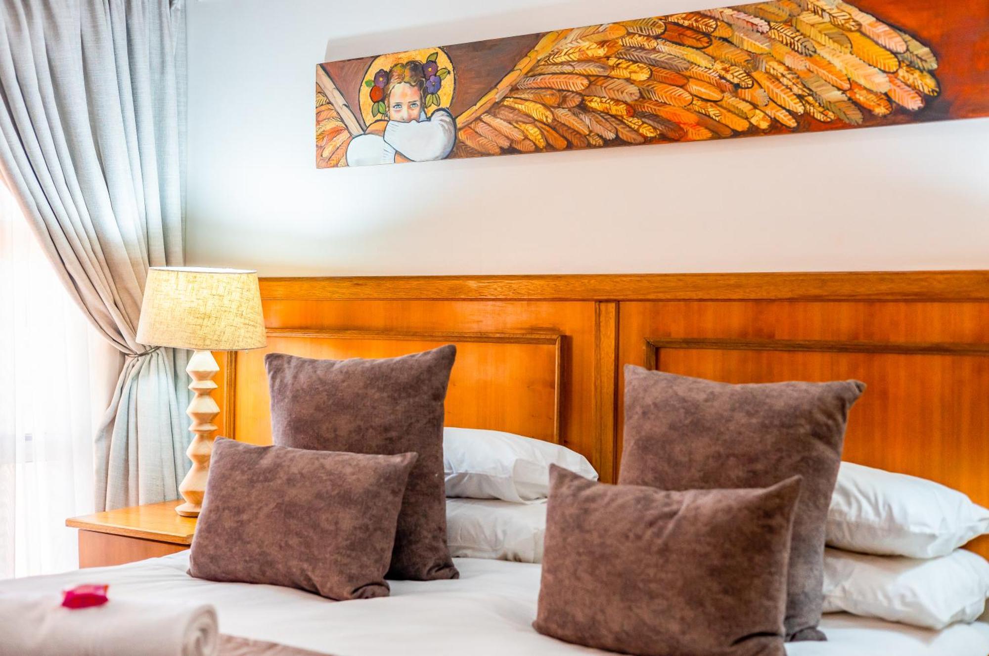 Sunward Park Guest House & Conference Center Boksburg Buitenkant foto