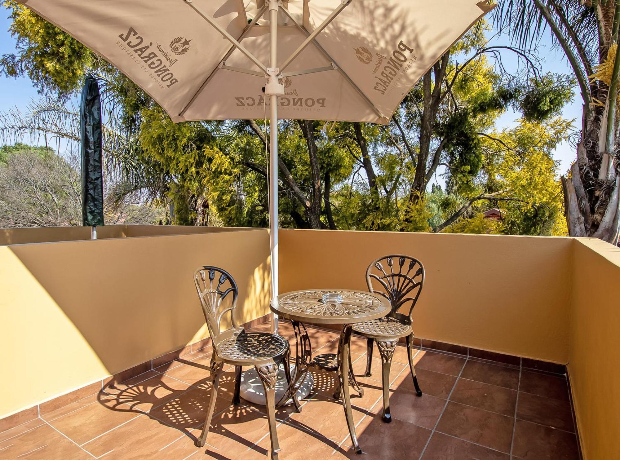 Sunward Park Guest House & Conference Center Boksburg Buitenkant foto