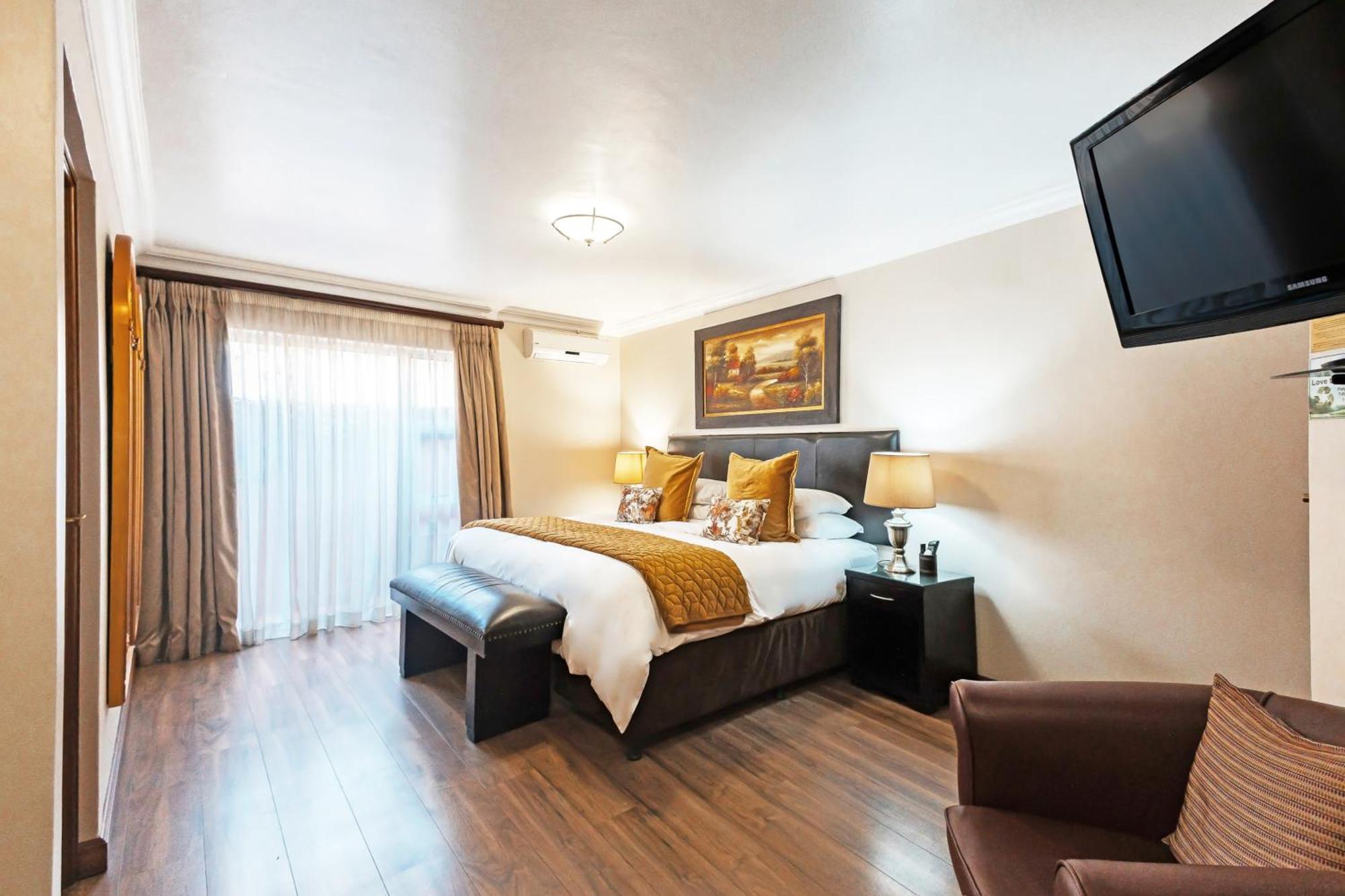 Sunward Park Guest House & Conference Center Boksburg Buitenkant foto