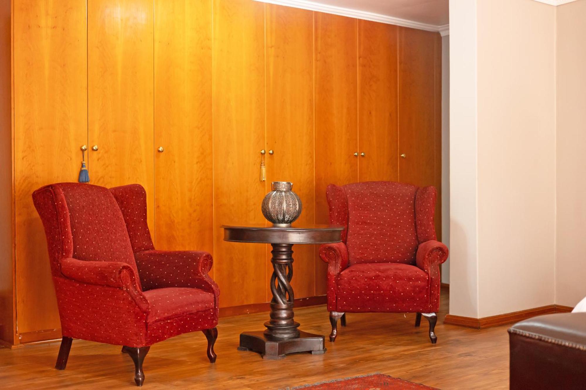 Sunward Park Guest House & Conference Center Boksburg Buitenkant foto