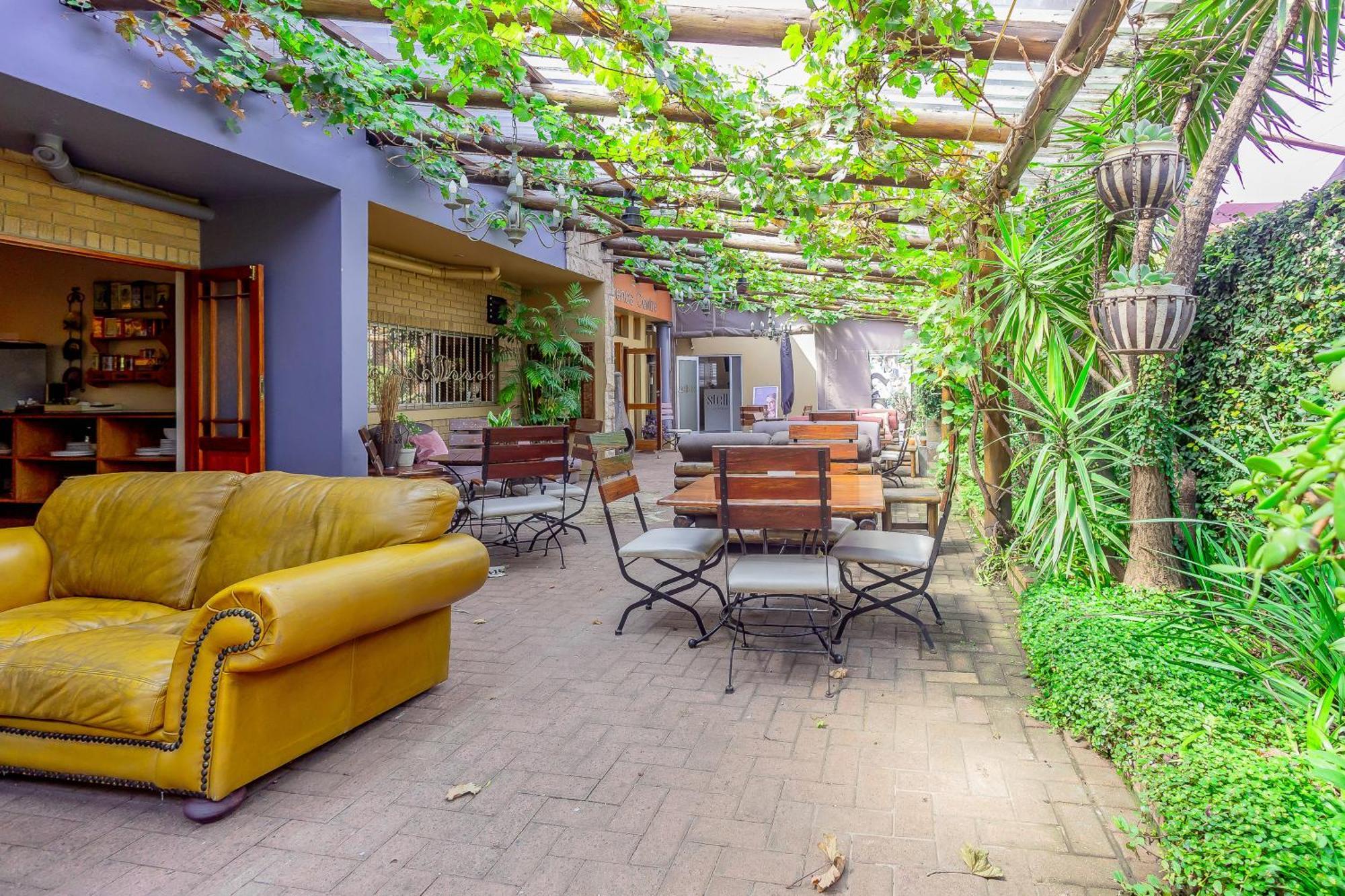Sunward Park Guest House & Conference Center Boksburg Buitenkant foto