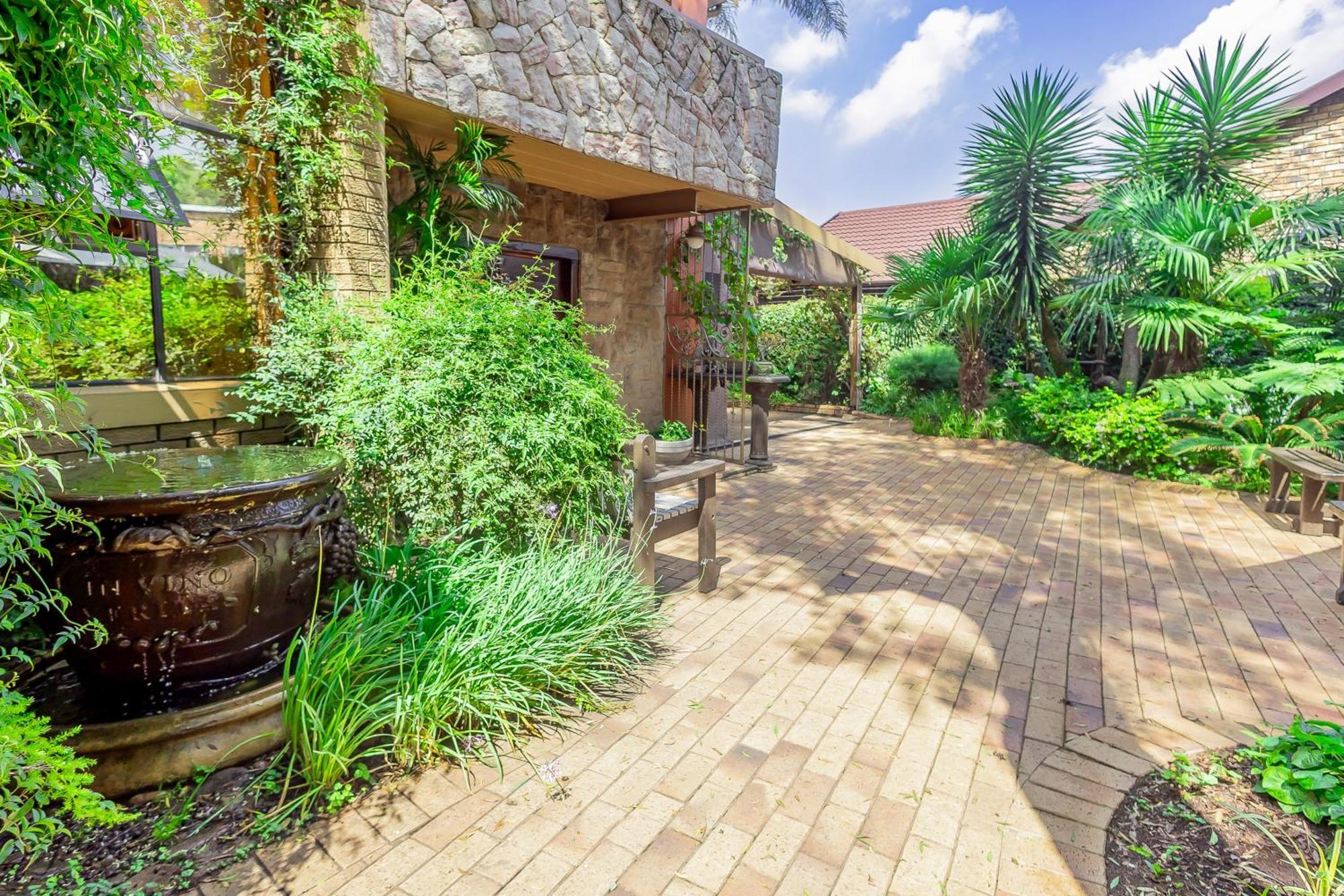 Sunward Park Guest House & Conference Center Boksburg Buitenkant foto