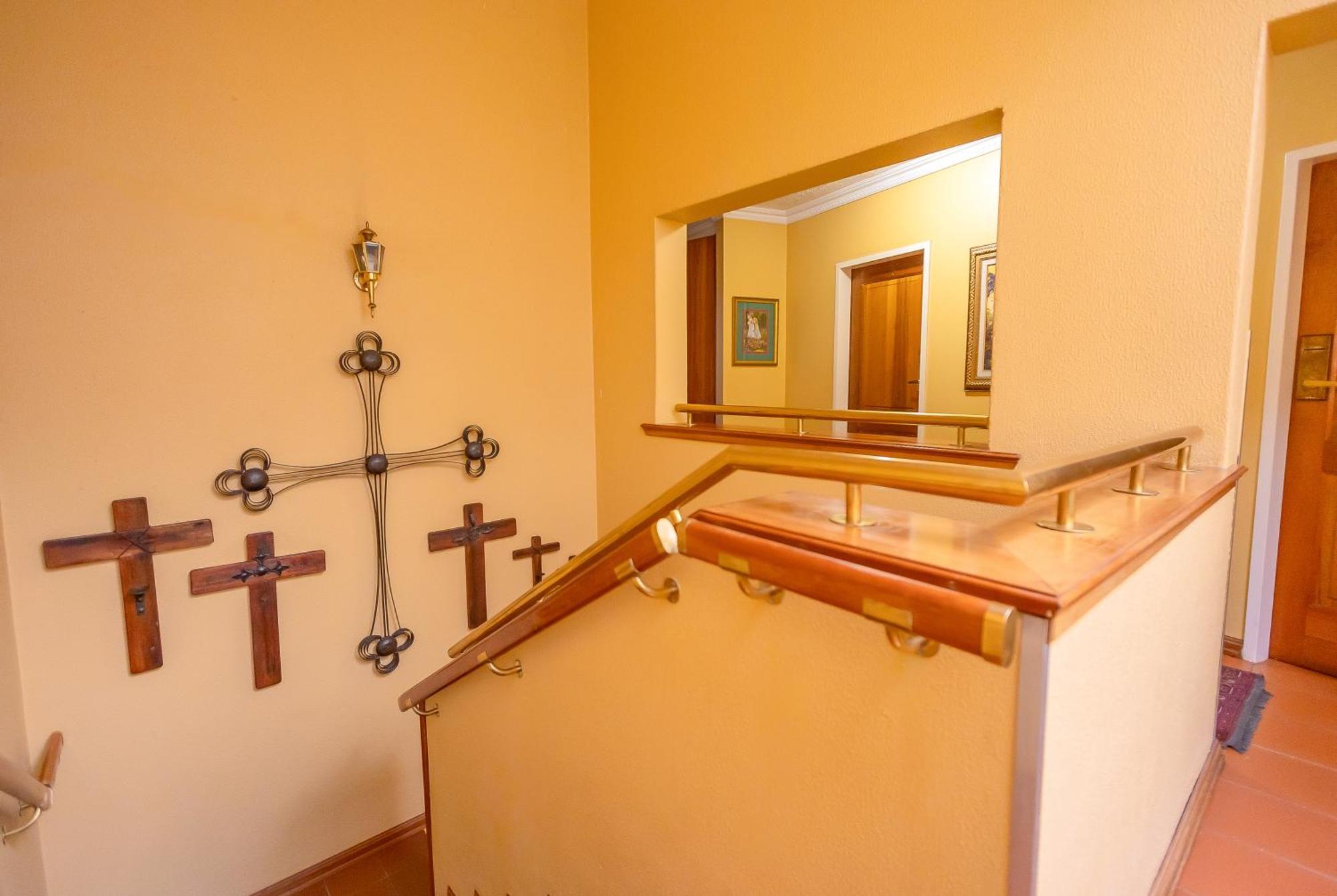 Sunward Park Guest House & Conference Center Boksburg Buitenkant foto